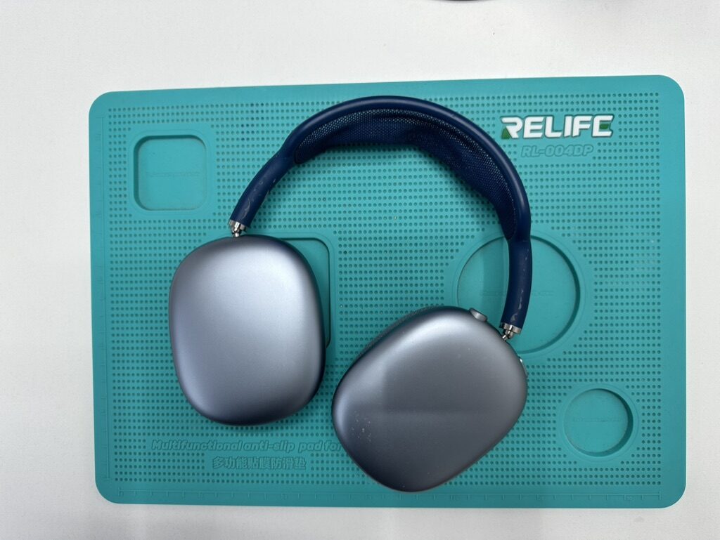Ремонт AirPods Max в сервисе iFresh.One — фото процесса