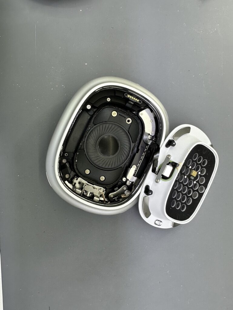 Ремонт AirPods 1, 2, 3, 4 в сервисе iFresh.One — фото процесса