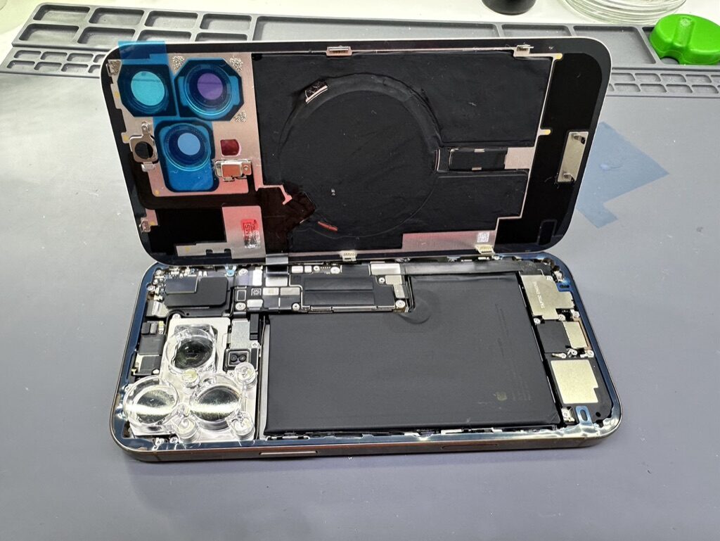 Ремонт iPhone 17 Pro Max в сервисе iFresh.One — фото процесса
