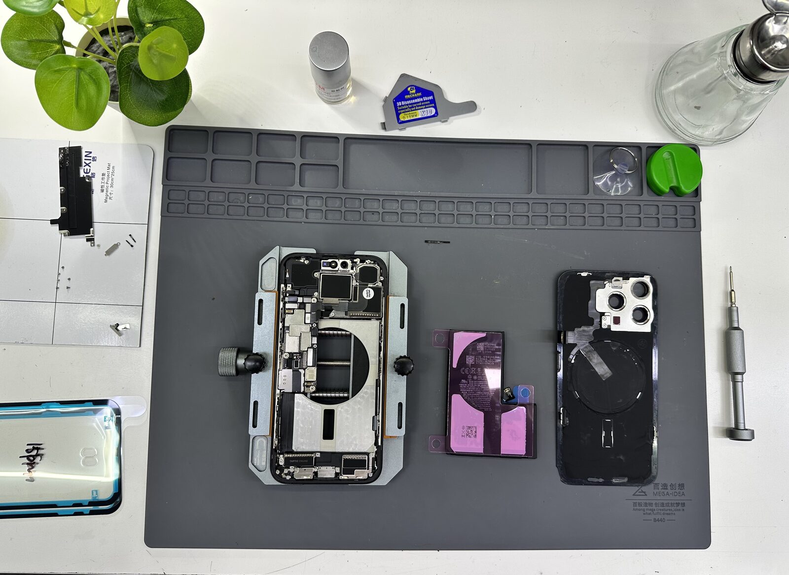 Ремонт iPhone 16 Plus в сервисе iFresh.One — фото процесса