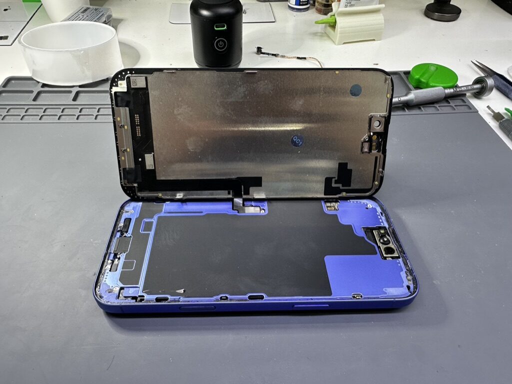 Ремонт iPhone 11 Pro в сервисе iFresh.One — фото процесса