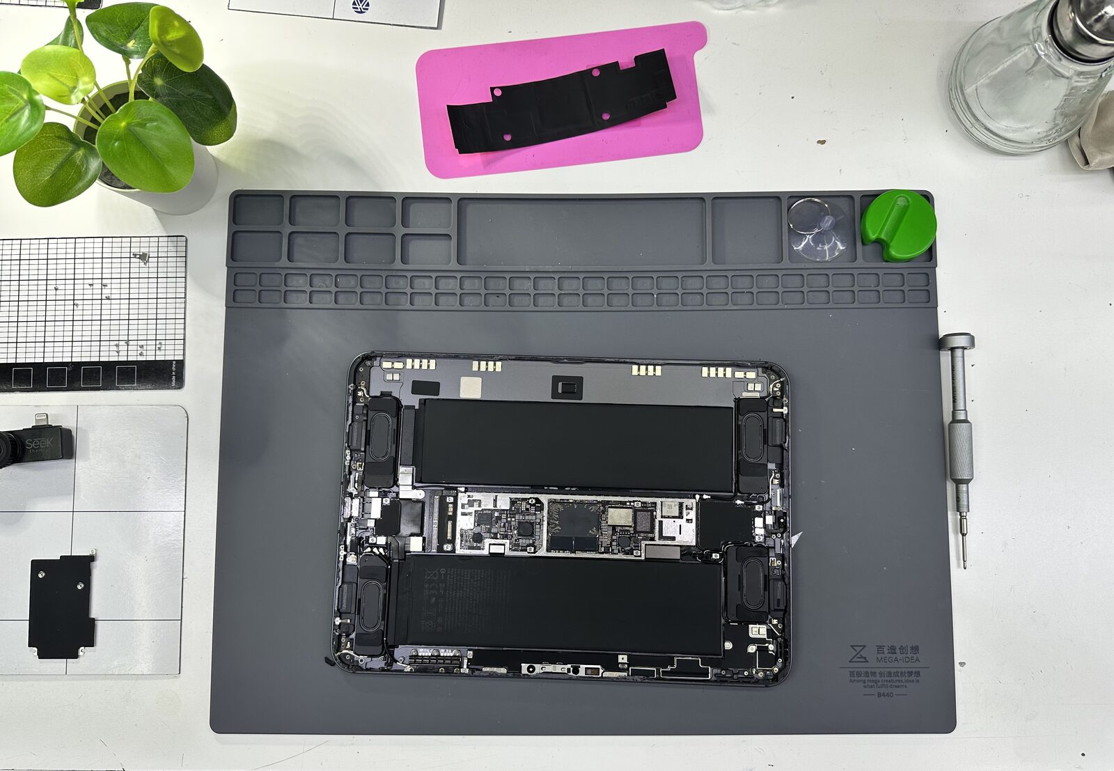 Ремонт iPhone 12 Pro Max в сервисе iFresh.One — фото процесса
