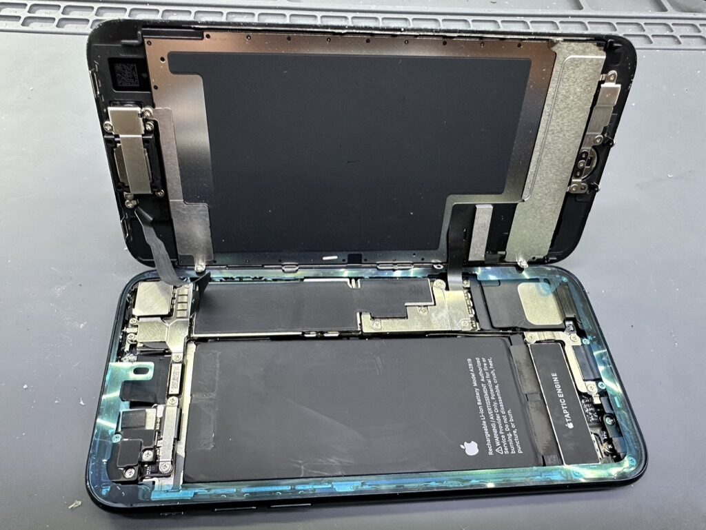 Ремонт iPhone 13 Pro Max в сервисе iFresh.One — фото процесса