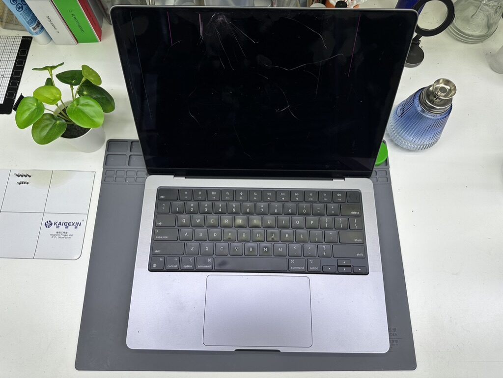 Ремонт MacBook Pro 16 (2019) в сервисе iFresh.One — фото процесса