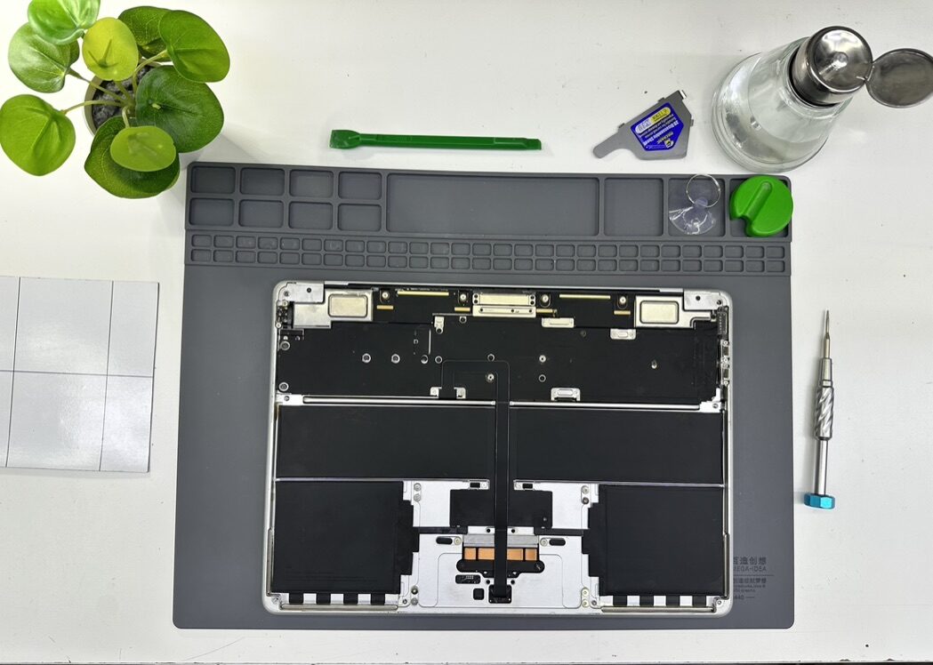 Ремонт MacBook Air 13 M3 в сервисе iFresh.One — фото процесса