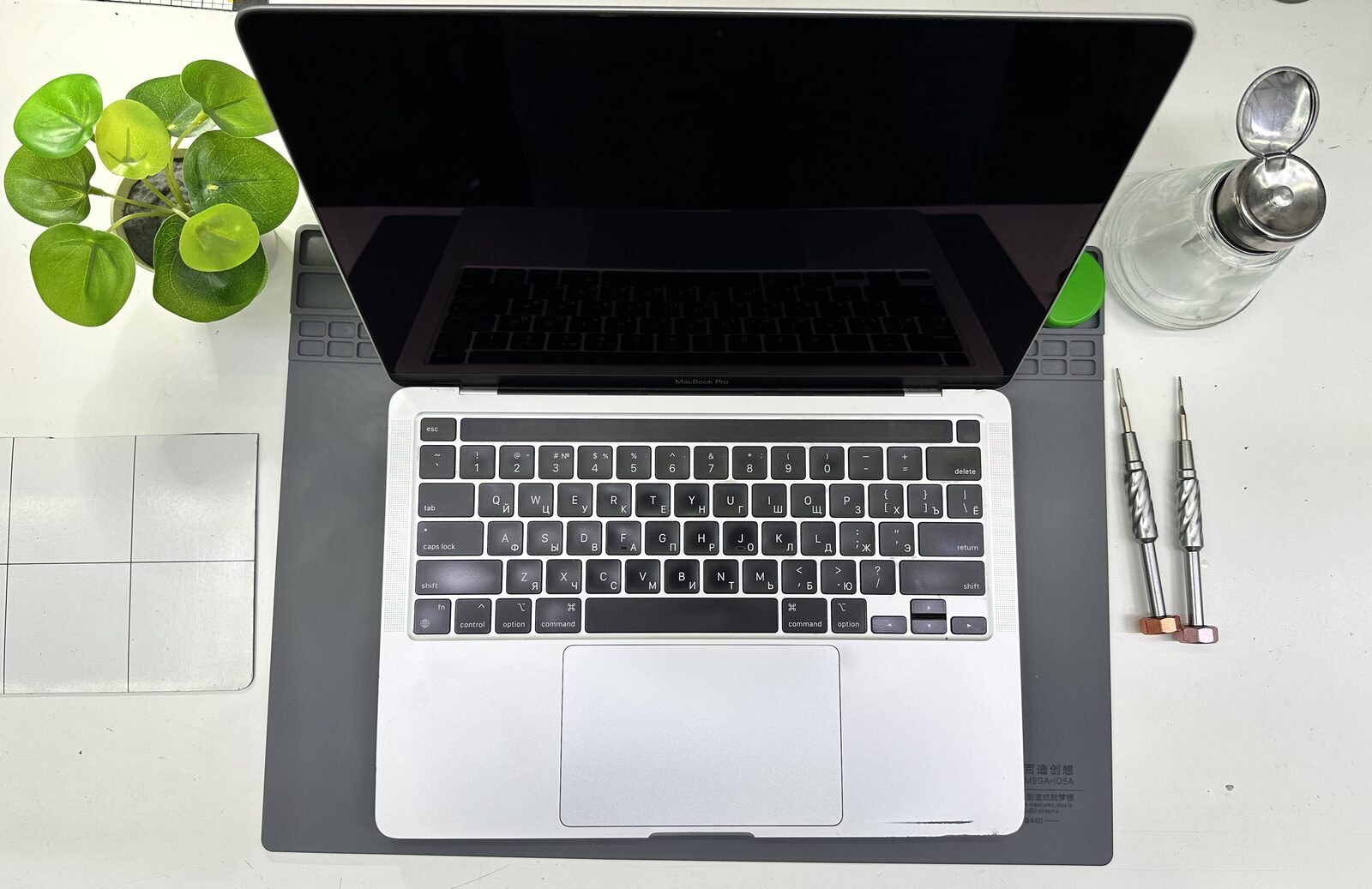 Ремонт MacBook Air 13 M3 в сервисе iFresh.One — фото процесса