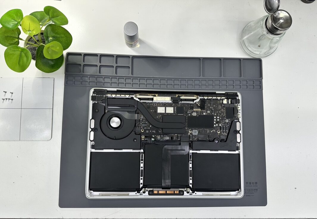 Ремонт MacBook Pro 16 M3 в сервисе iFresh.One — фото процесса