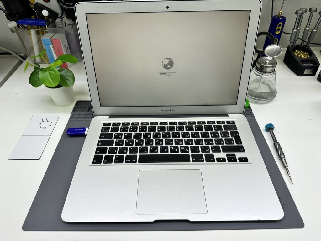 Ремонт MacBook Air 13 (2010-2017) в сервисе iFresh.One — фото процесса