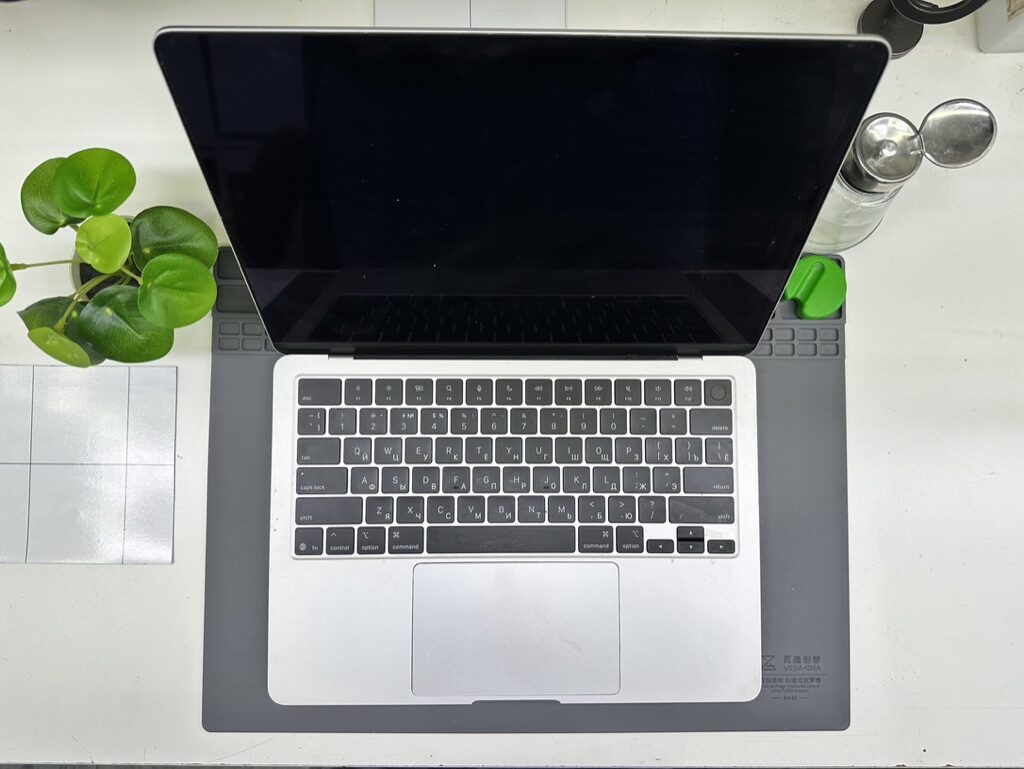 Ремонт MacBook Pro 14 M2 в сервисе iFresh.One — фото процесса