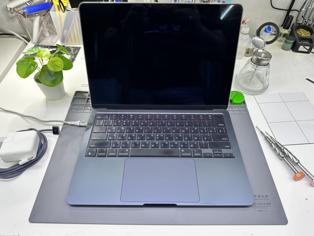 Ремонт MacBook Pro 16 M4 в сервисе iFresh.One — фото процесса